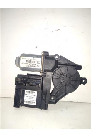 MOTOR ELEVALUNAS DEL. DCHO.