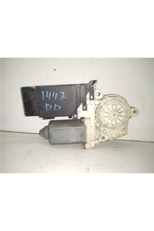 MOTOR ELEVALUNAS DEL. DCHO.